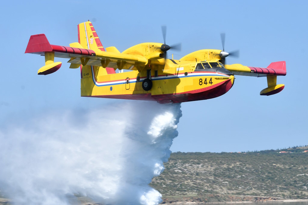 Croatian Army firefighting planes participated in extinguishing 25 fires in coastal counties during the second phase of the 2024 firefighting season.