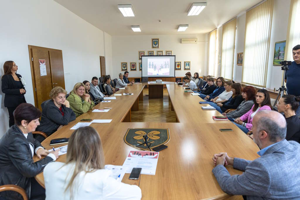 Izrada socijalnog plana Ličko-senjske županije uz podršku Europskog socijalnog fonda radi poboljšanja socijalnih usluga i dostupnosti građanima